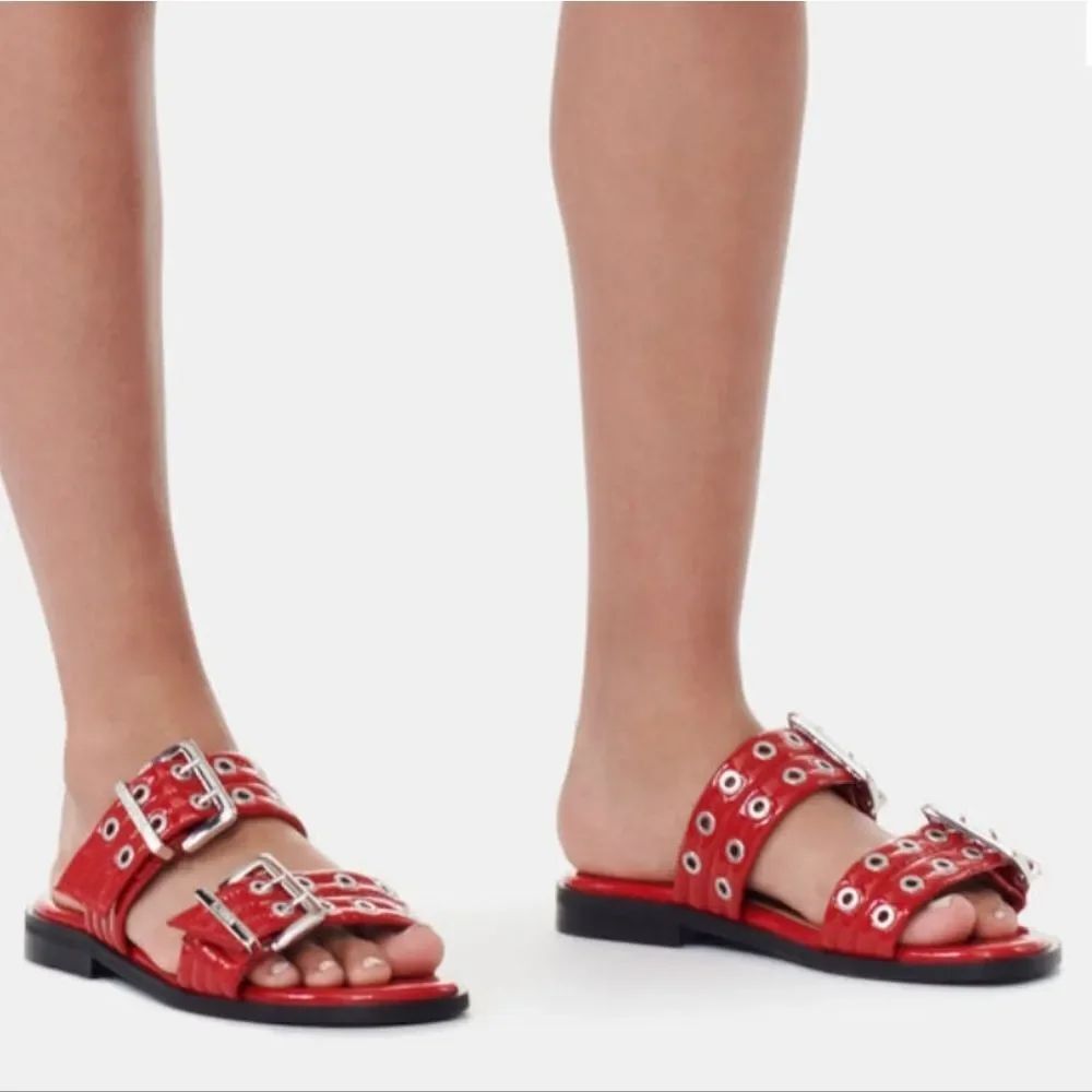 BRAND NEW GIASONE BUCKLE TWO-STRAP SANDALS